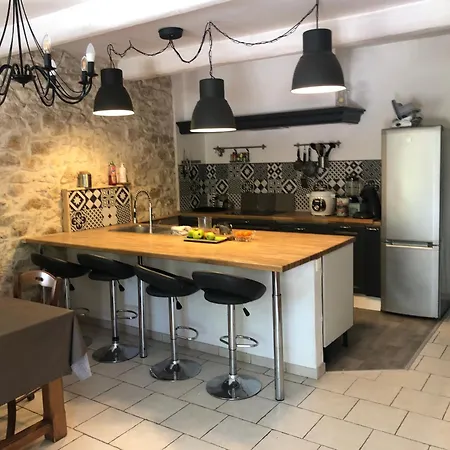 Maison De Village En Duo Avec 150M2 Au Rdc Et La Suite Parentale Ou En Famille Avec 4 Chambres 250M2 Interieur Montfaucon  Exterior photo
